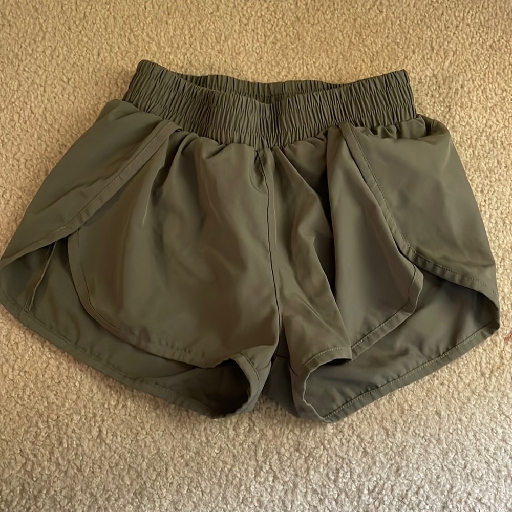 TODAY ONLY❤️lulu dupes hotty hot shorts